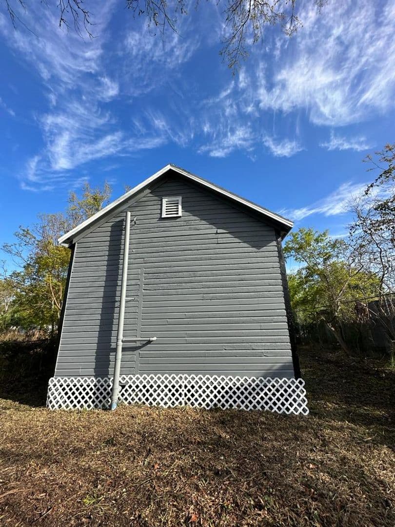 Jacksonville House: 2176 Kingston St