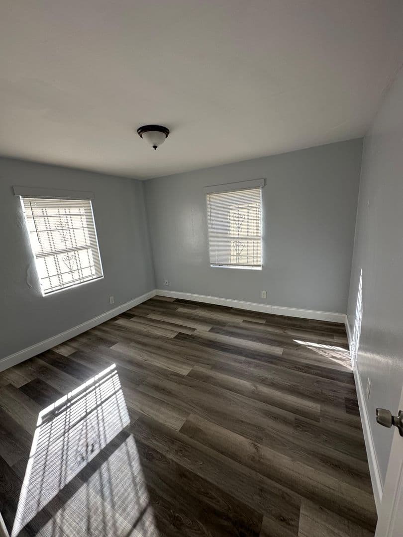 Jacksonville Apartment: 3805 Fairfax St