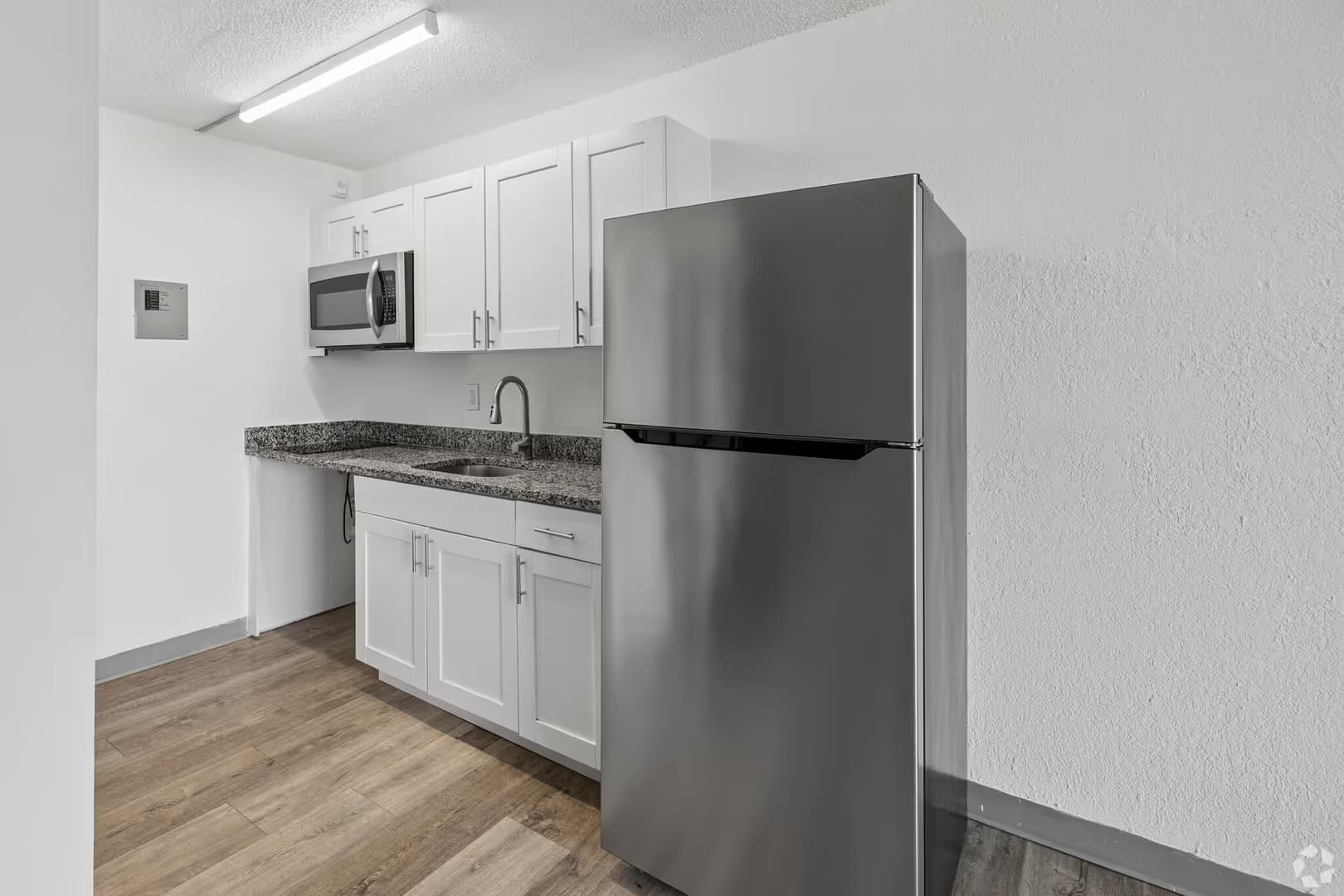 Jacksonville Apartment: 1057 Broward Rd.