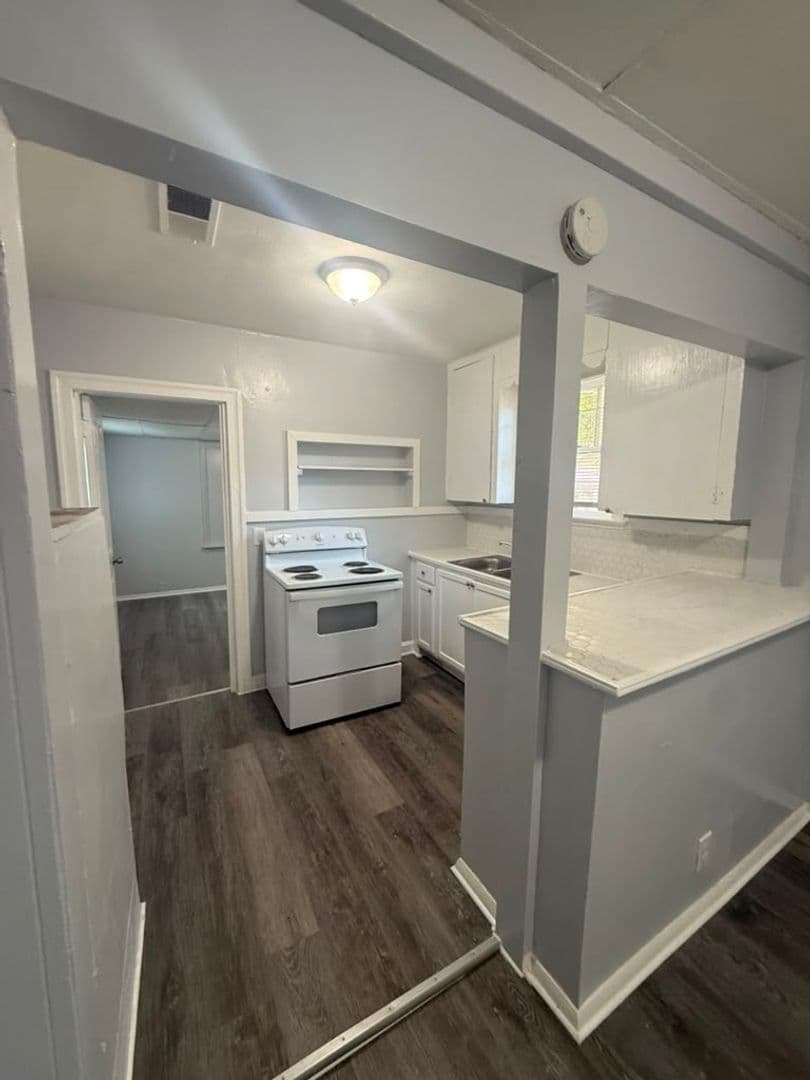 Jacksonville House: 1137 E 18th