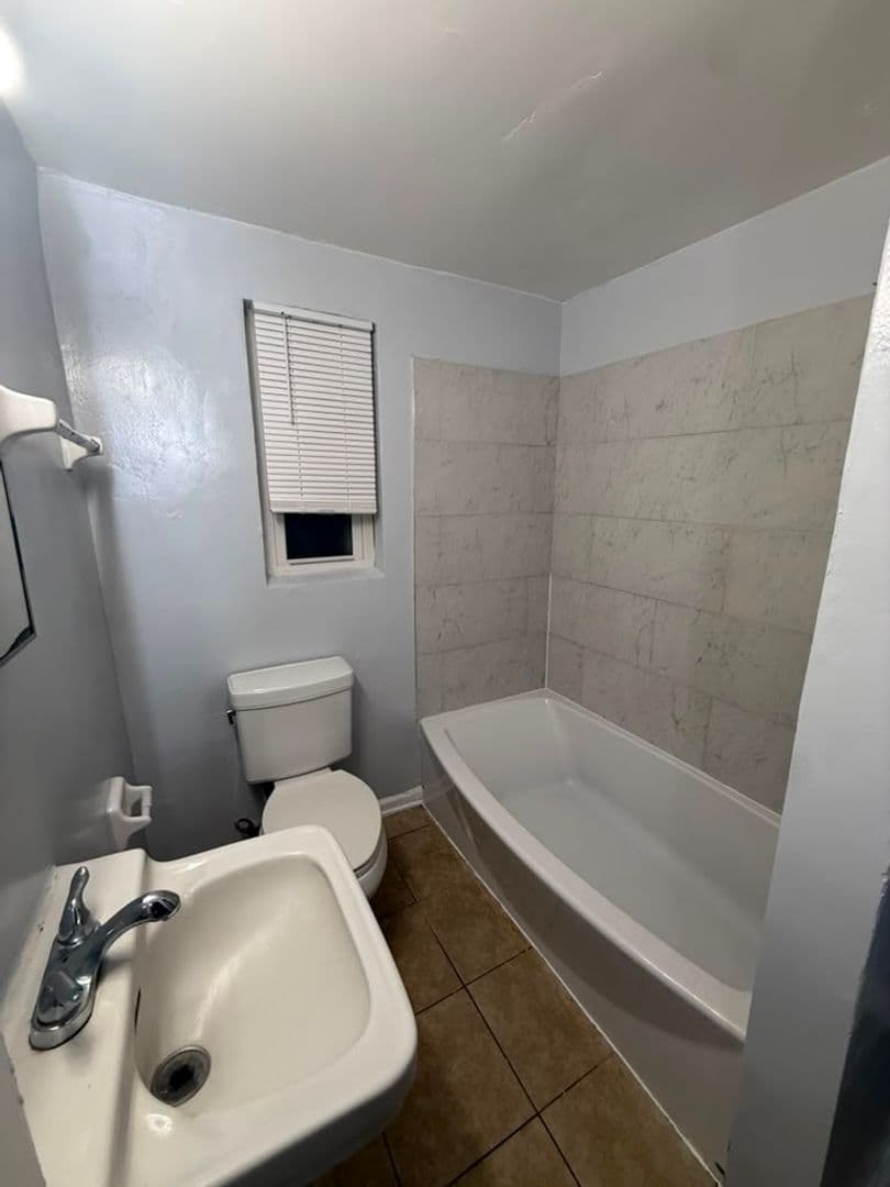 Jacksonville Apartment: 2110/2112 Brooklyn Rd.