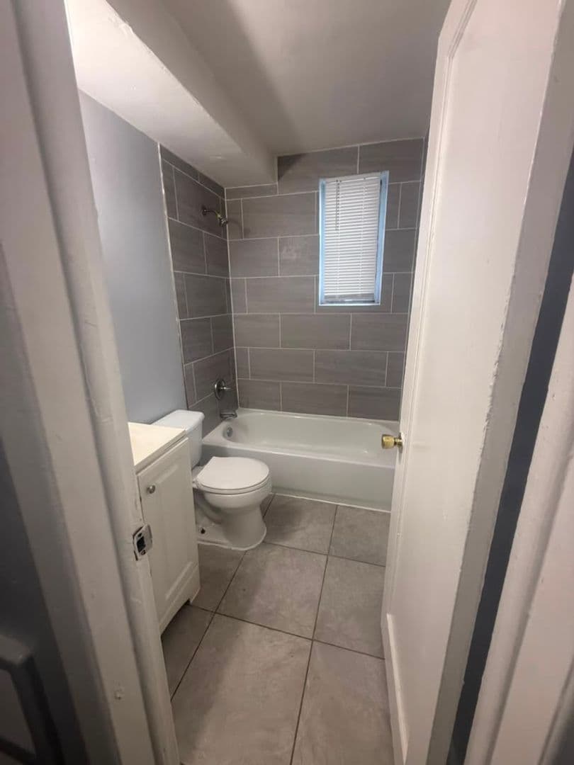 Jacksonville Apartment: 1364 Harrison St.