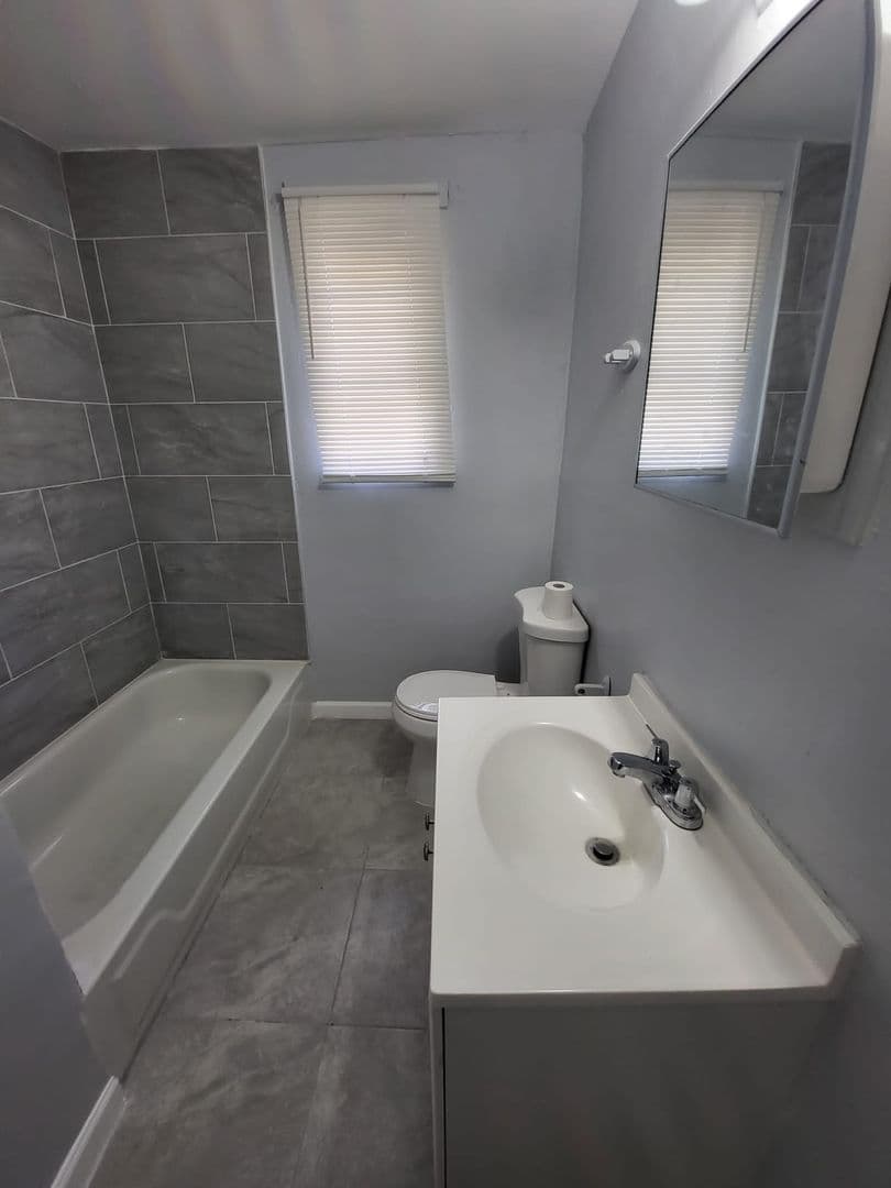Jacksonville Apartment: 1923-1925 Ella St