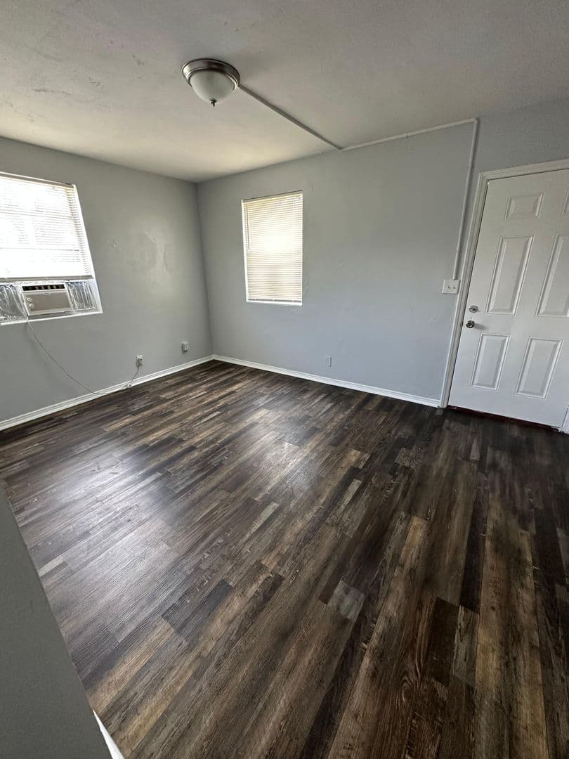 Jacksonville Apartment: 1364 Harrison St.