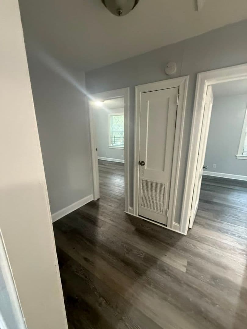 Jacksonville House: 1137 E 18th