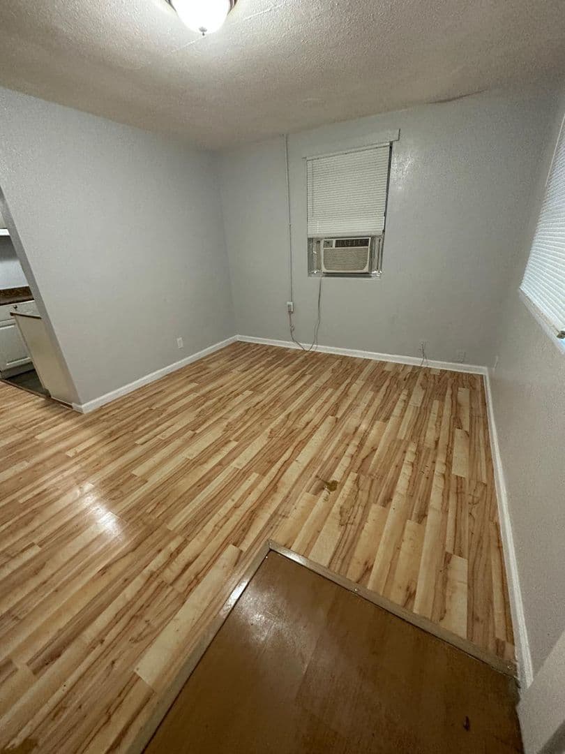 Jacksonville Apartment: 1012-1014 W 8th