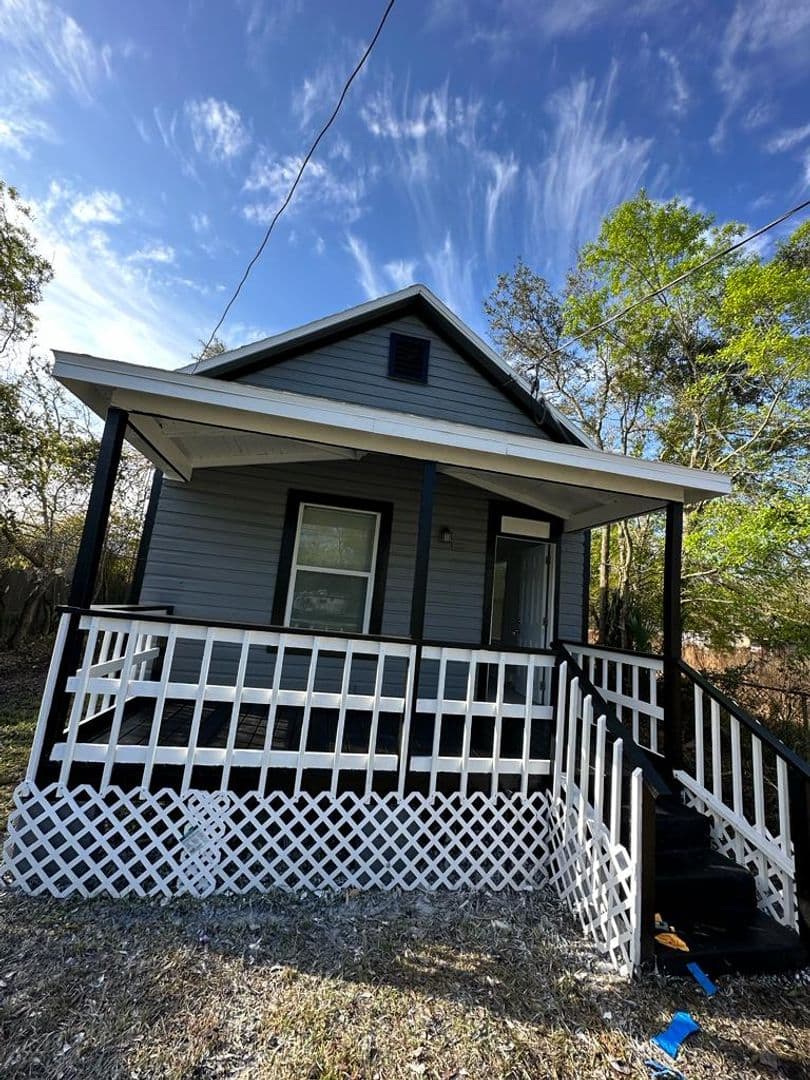 Jacksonville House: 2176 Kingston St