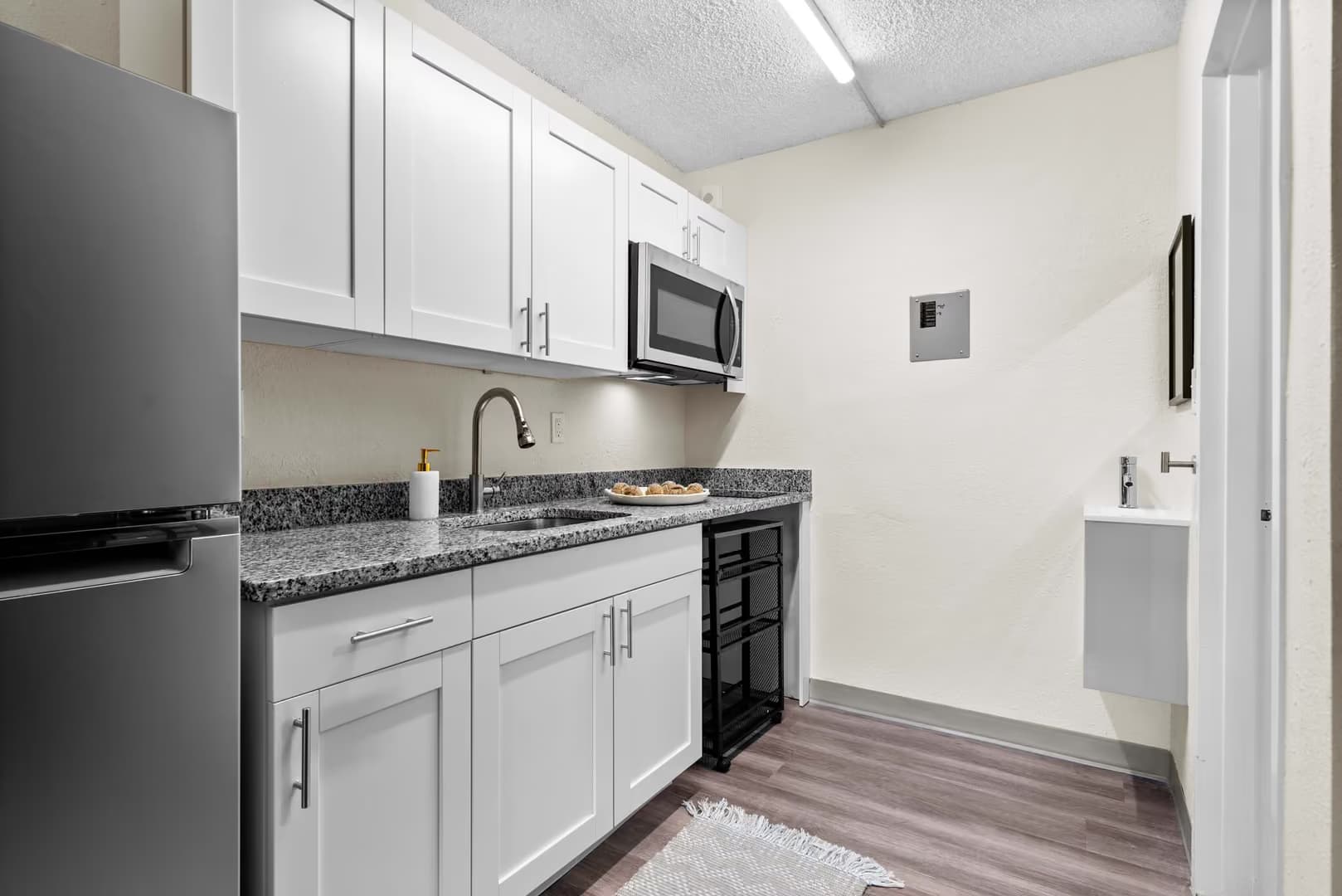 Jacksonville Apartment: 1057 Broward Rd.