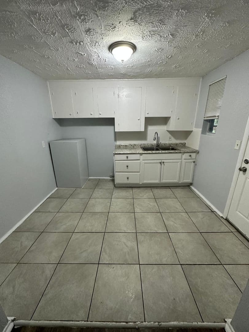 Jacksonville Apartment: 1364 Harrison St.
