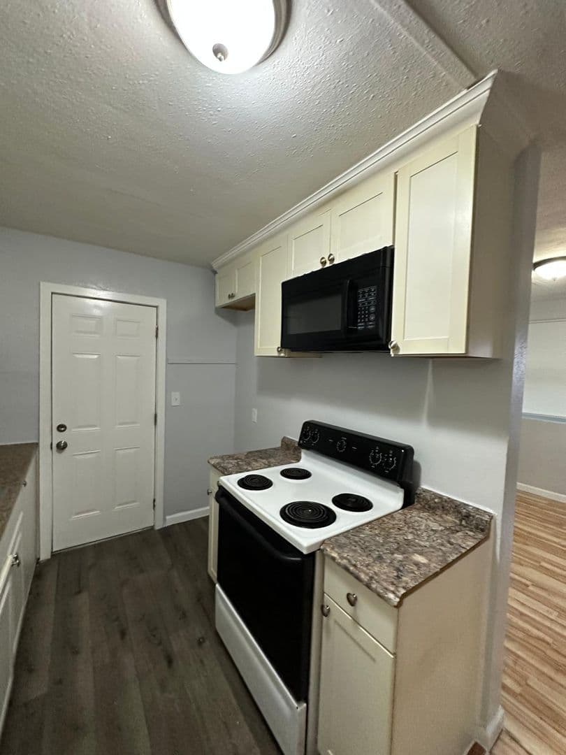 Jacksonville Apartment: 1012-1014 W 8th