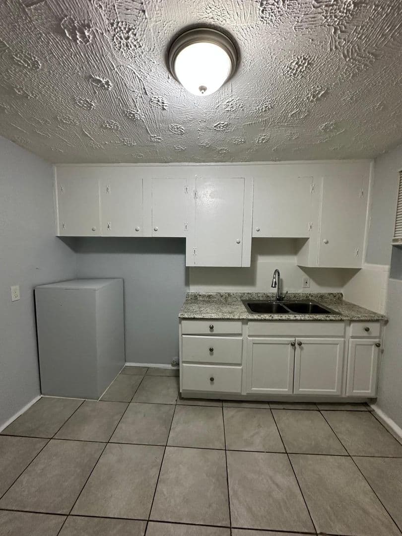 Jacksonville Apartment: 1364 Harrison St.
