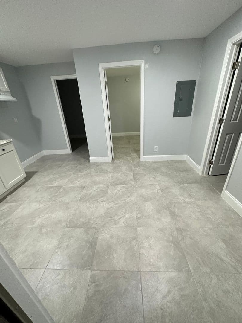 Jacksonville House: 2511 Market St Unit B