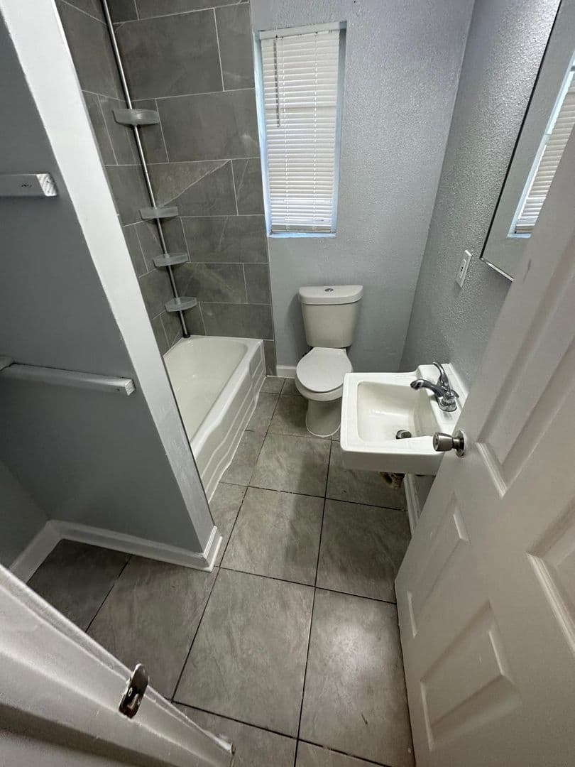 Jacksonville Apartment: 2114/2116 Brooklyn Rd.