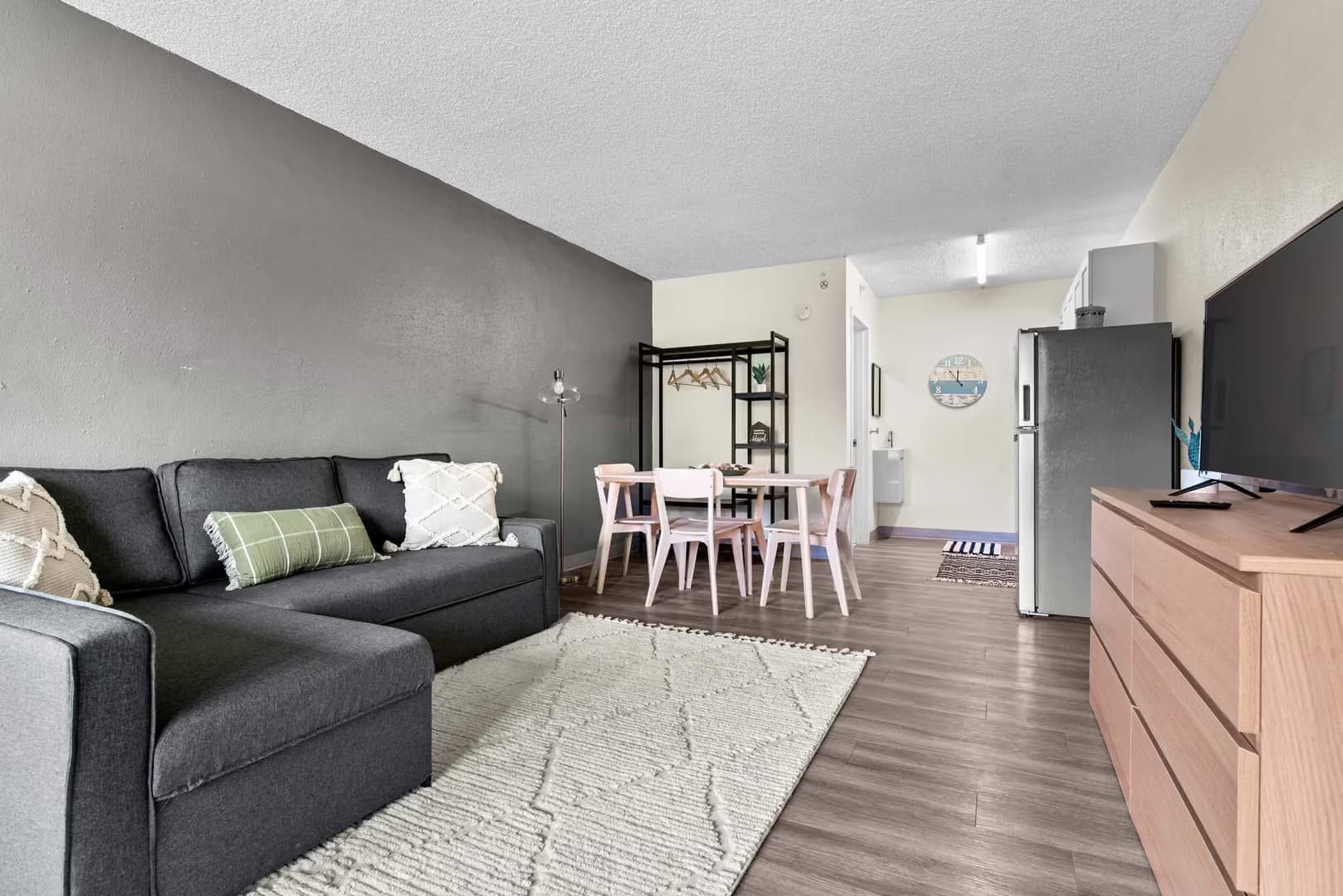 Jacksonville Apartment: 1057 Broward Rd.