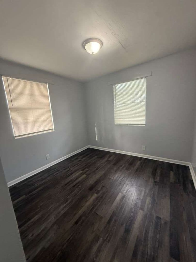 Jacksonville Apartment: 1305 W 6th St #1-4