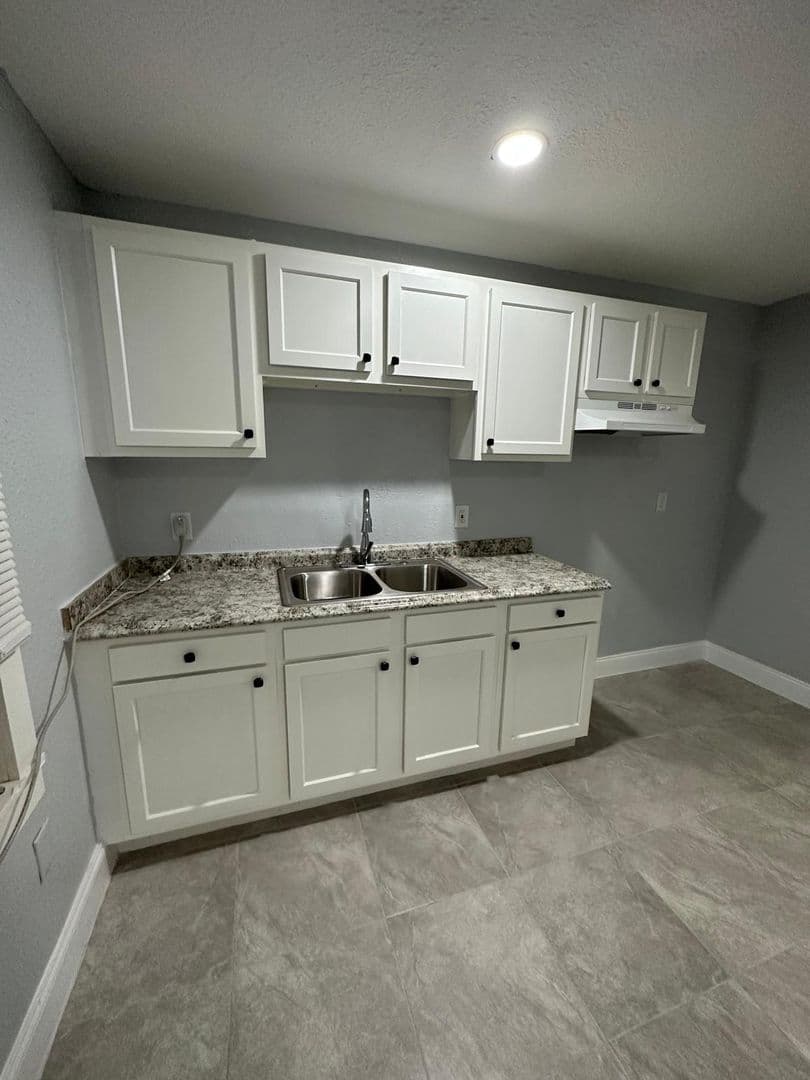 Jacksonville House: 2511 Market St Unit B