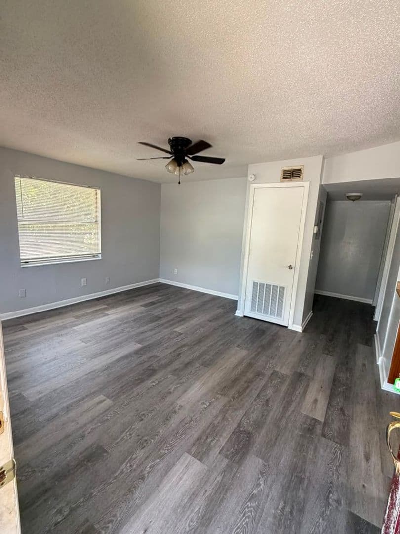 Jacksonville Apartment: 1650-1652 Windle St