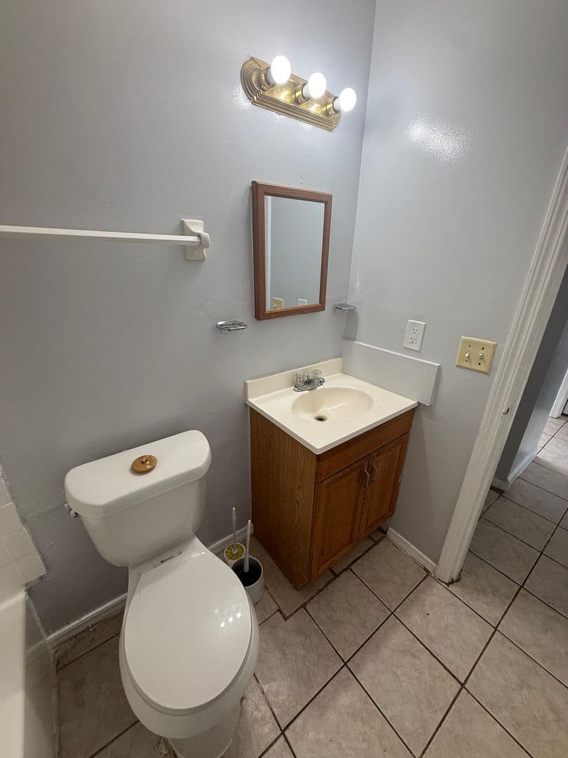 Jacksonville Apartment: 3997 Leonnie Rd #1-4