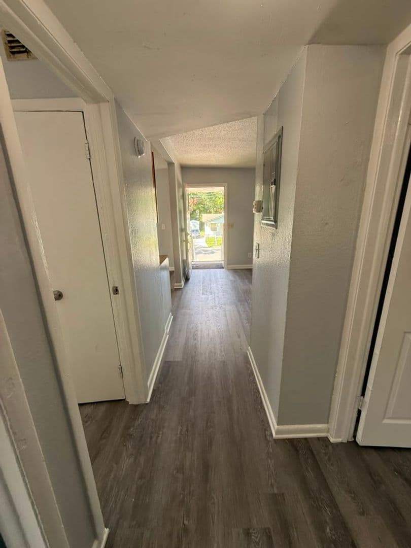 Jacksonville Apartment: 1650-1652 Windle St