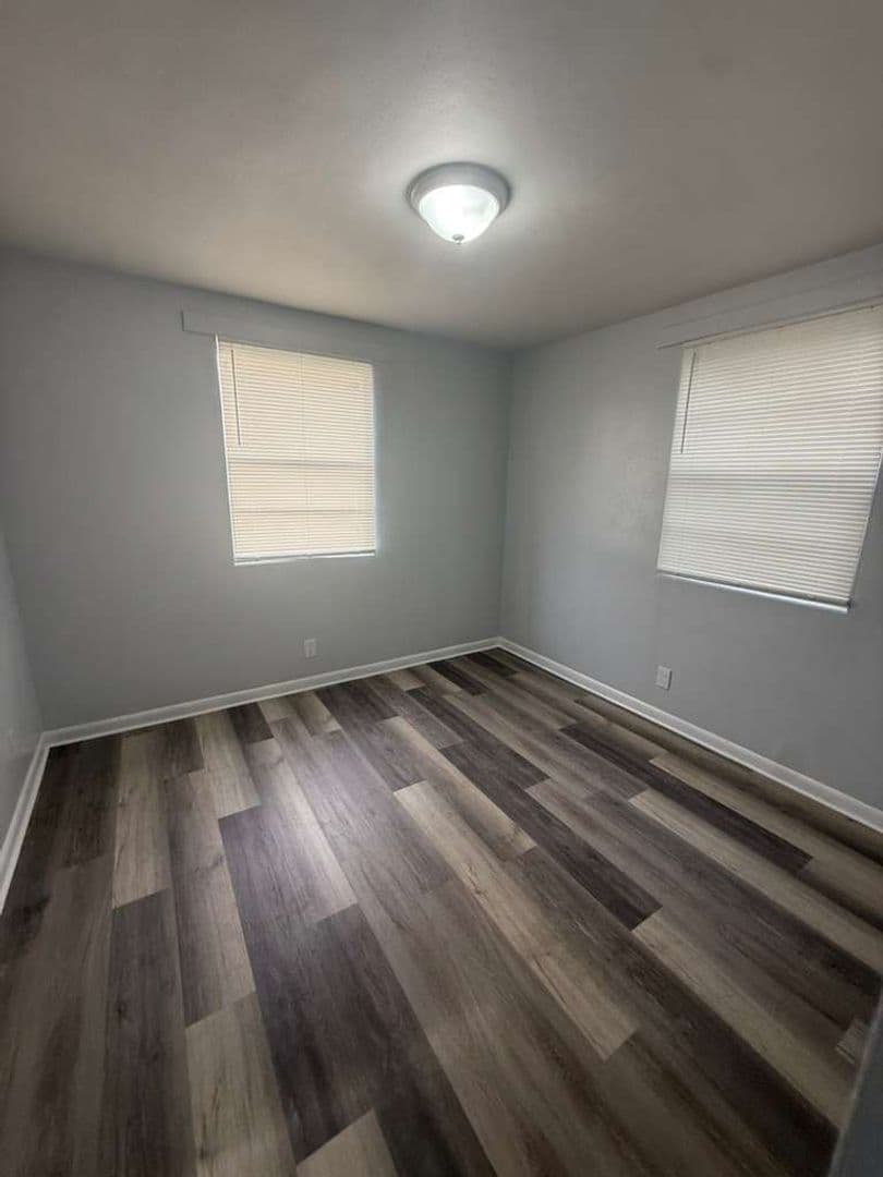 Jacksonville Apartment: 1305 W 6th St #1-4