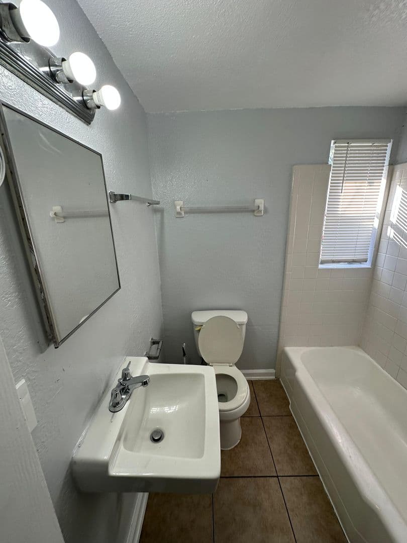 Jacksonville Apartment: 1803/1805 W 44th. St.