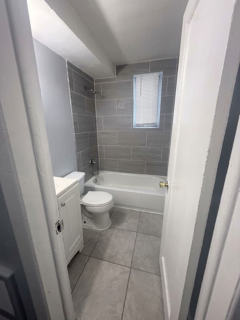 Jacksonville Apartment: 1364 Harrison St.
