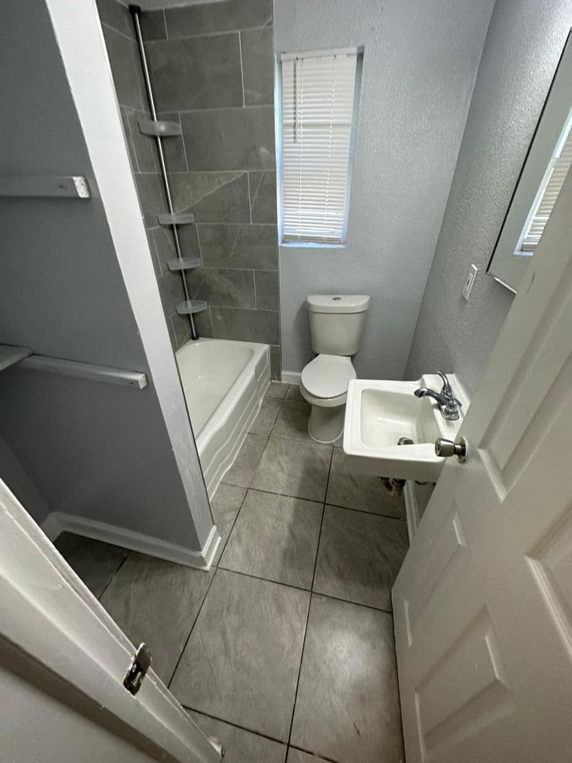 Jacksonville Apartment: 2114/2116 Brooklyn Rd.