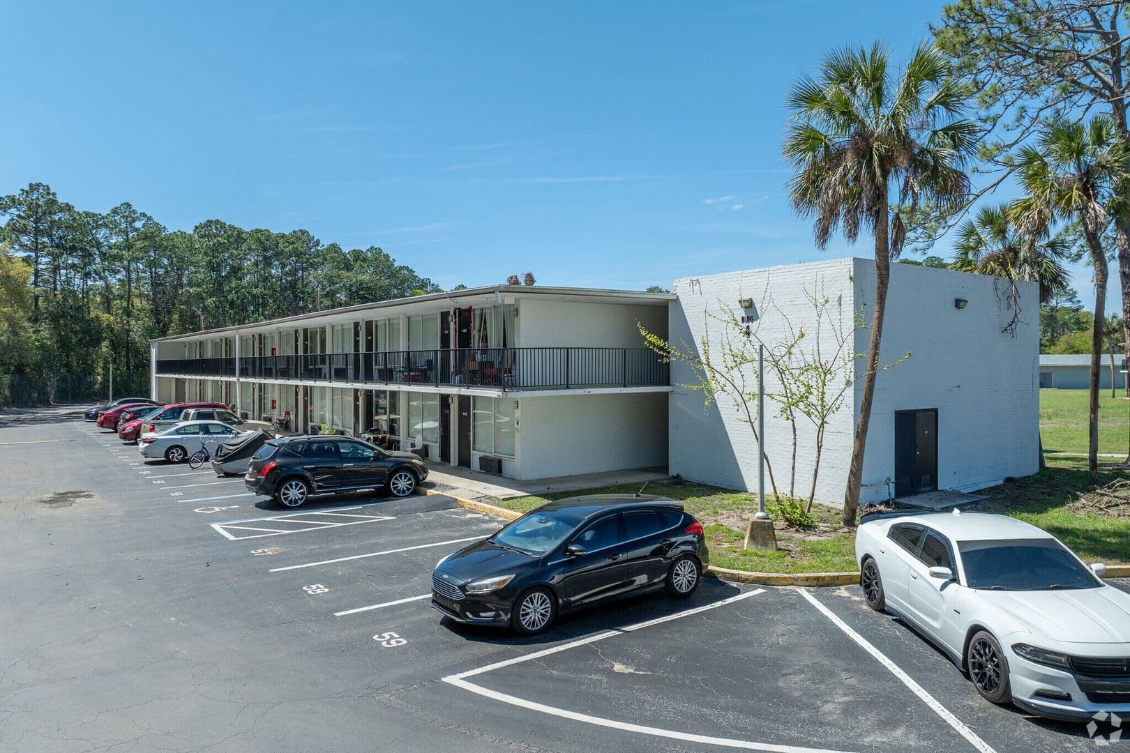Jacksonville Apartment: 1057 Broward Rd.