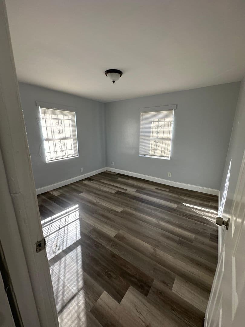 Jacksonville Apartment: 3805 Fairfax St