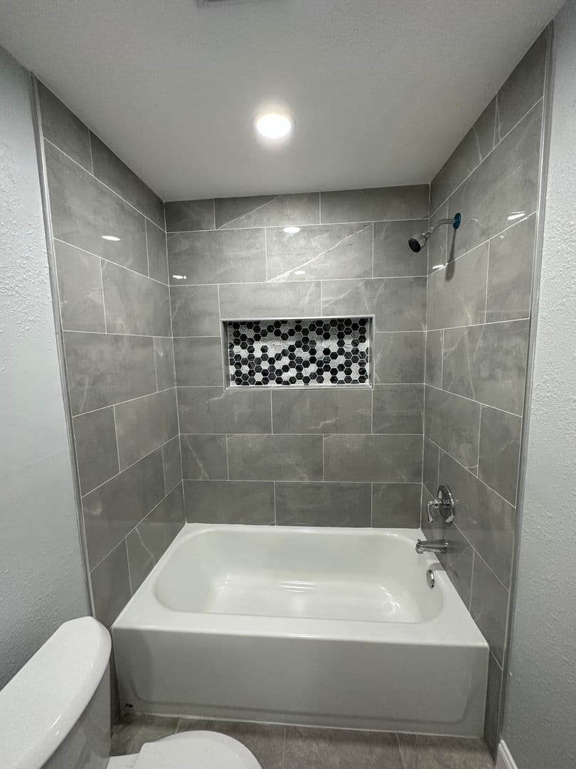 Jacksonville House: 2511 Market St Unit B
