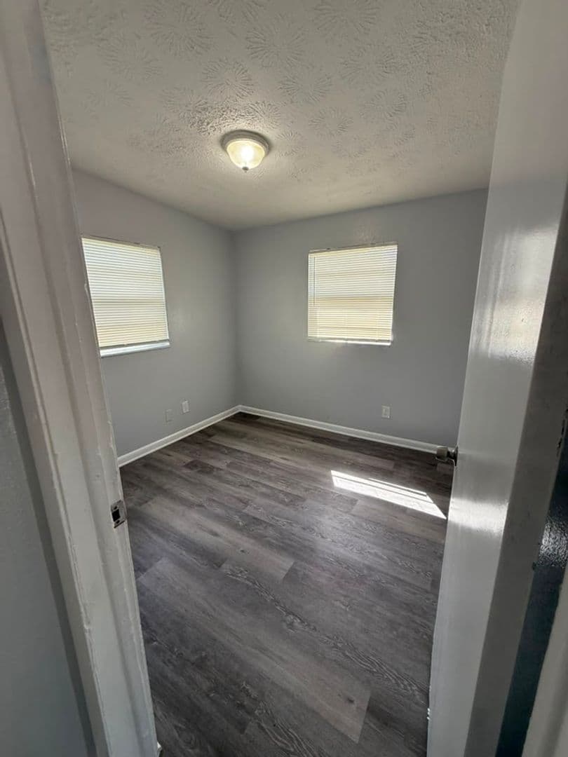 Jacksonville Apartment: 1650-1652 Windle St