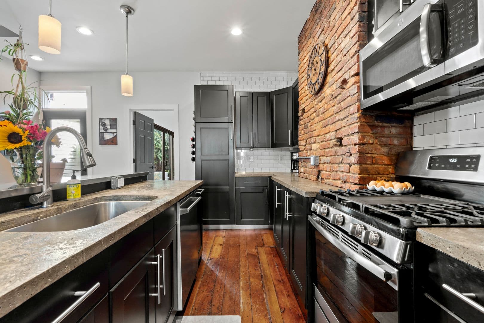 Pittsburgh House: 1808 Harcum Way
