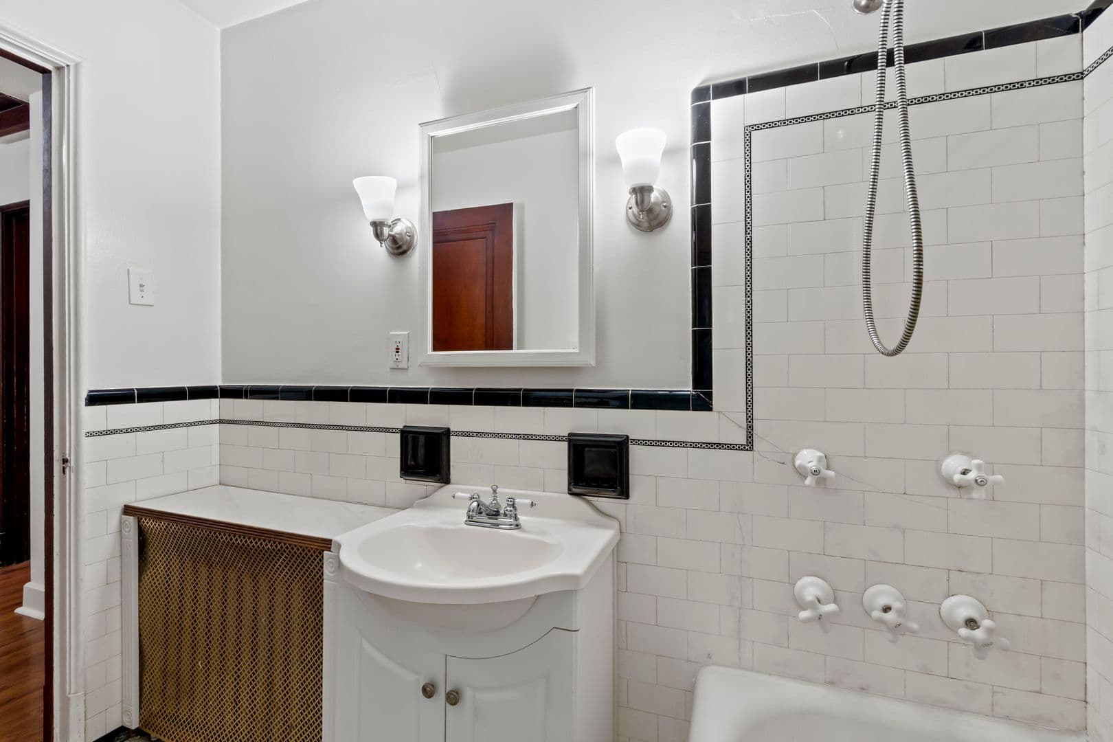 Pittsburgh House: 6 Wilkins Road
