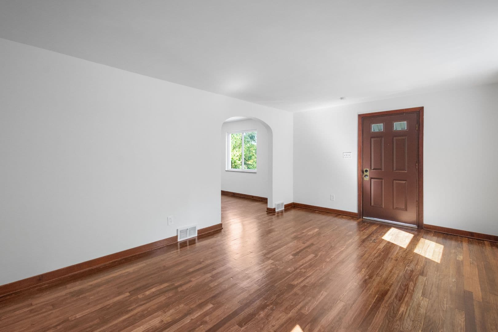 Verona House: 5744 Poketa Road