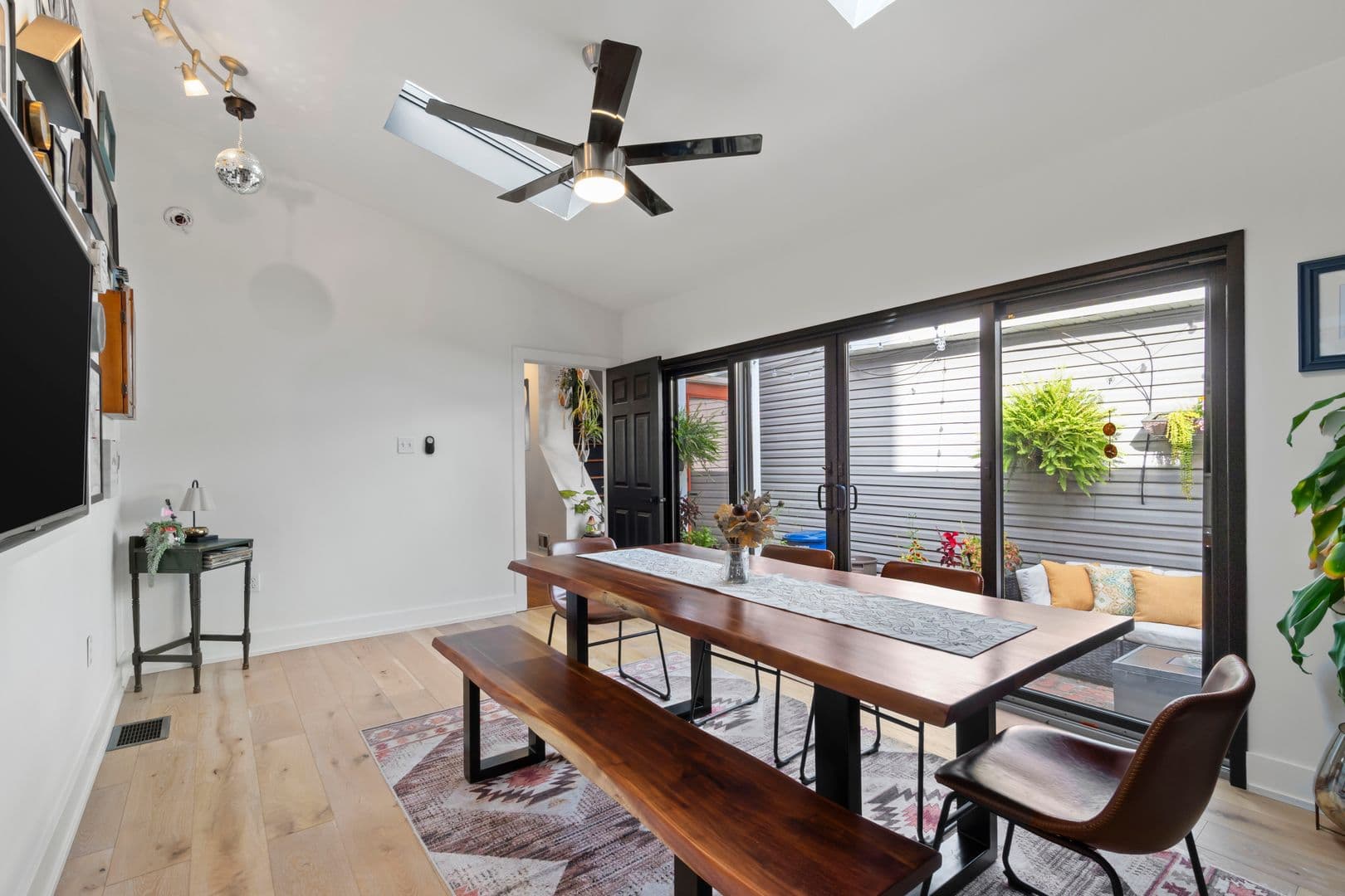 Pittsburgh House: 1808 Harcum Way