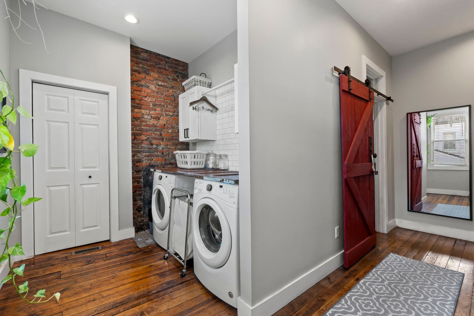 Pittsburgh House: 1808 Harcum Way