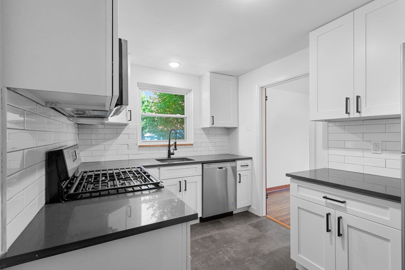 Verona House: 5746 Poketa Road