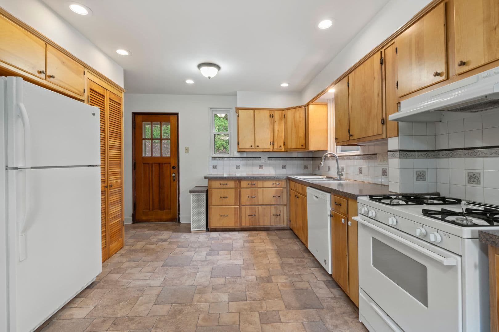 Pittsburgh House: 6 Wilkins Road