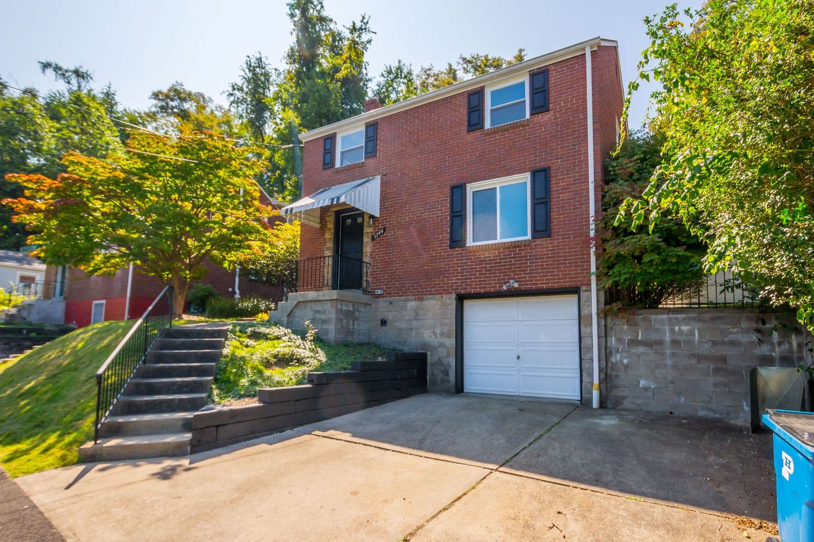 Verona House: 5744 Poketa Road