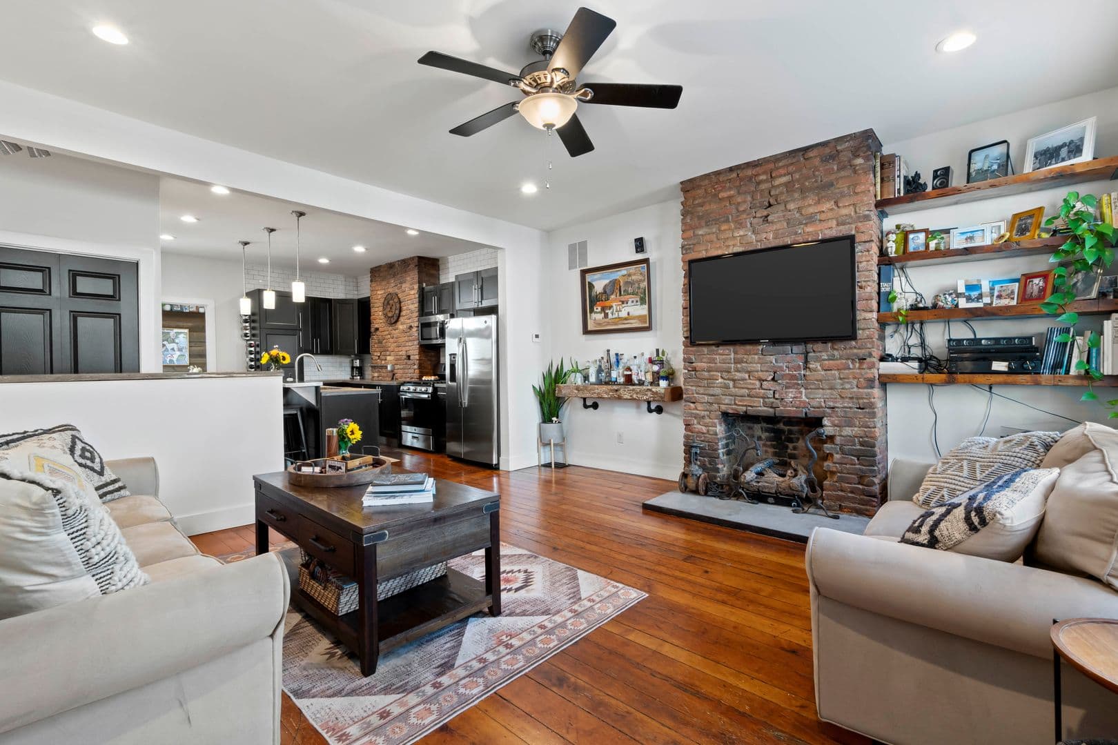 Pittsburgh House: 1808 Harcum Way