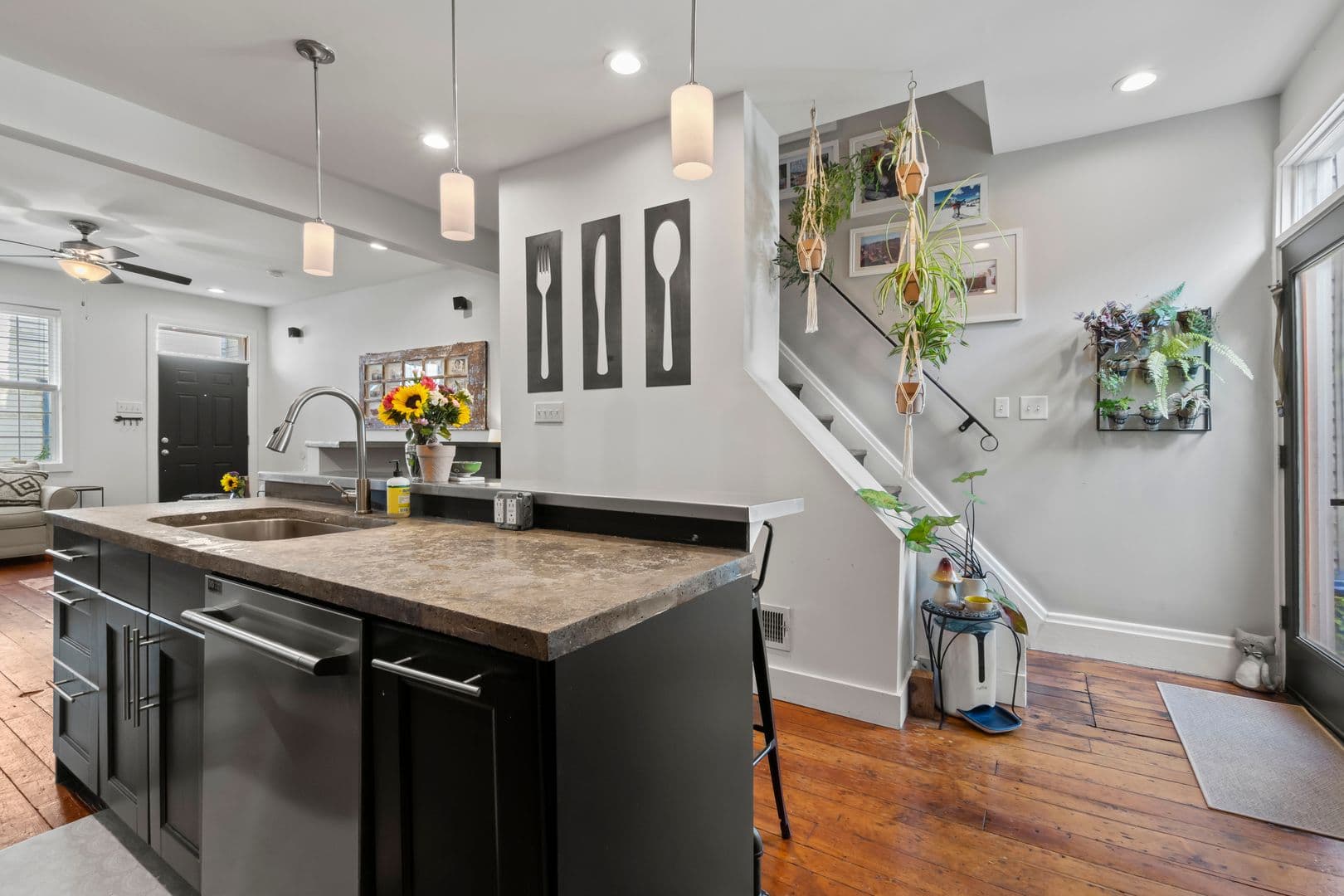 Pittsburgh House: 1808 Harcum Way