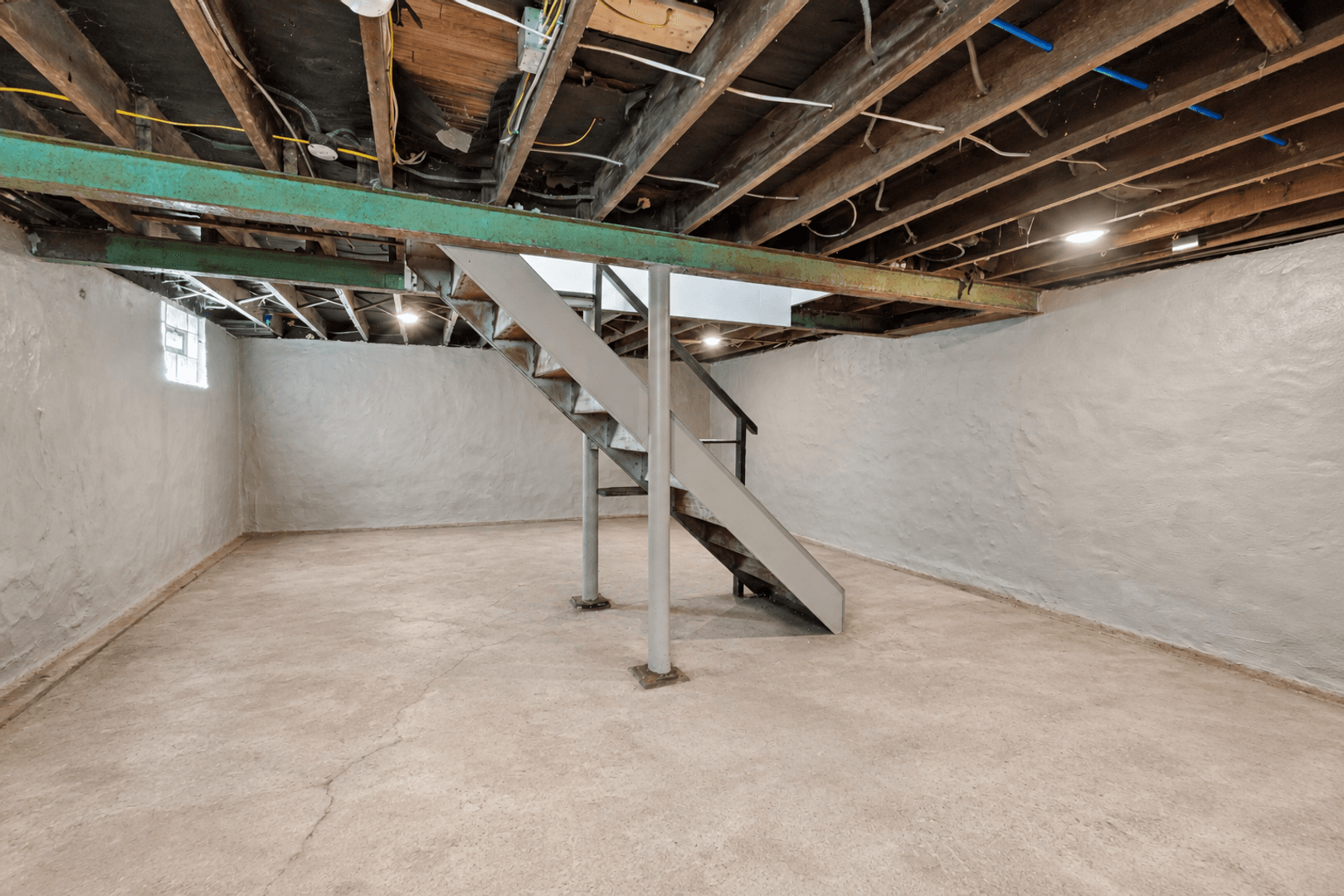 Clairton House: 616 Grandview Avenue