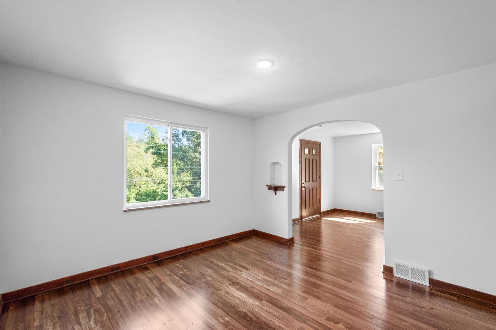 Verona House: 5744 Poketa Road