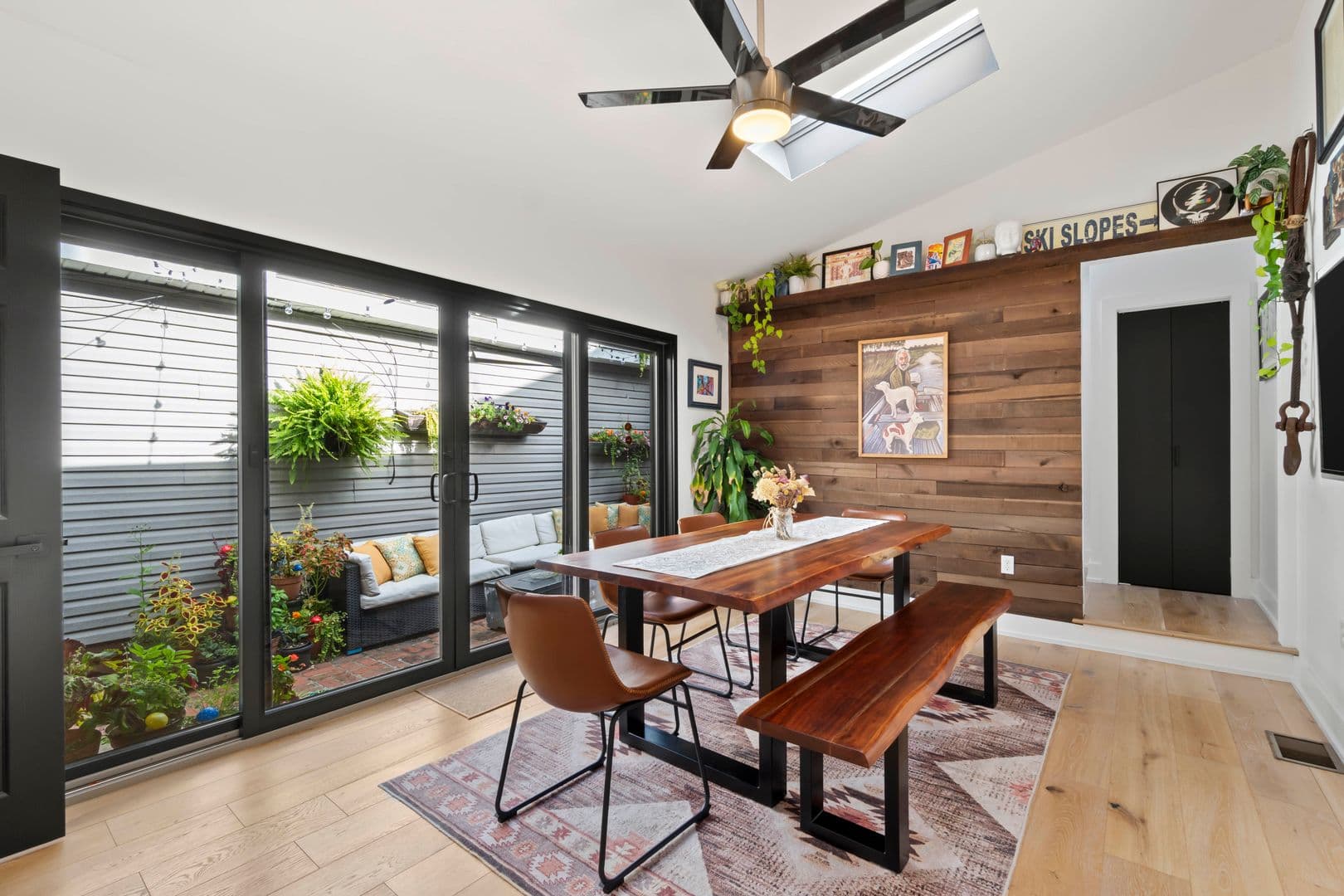 Pittsburgh House: 1808 Harcum Way