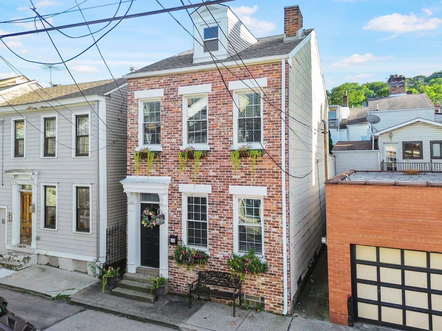 Pittsburgh House: 1808 Harcum Way