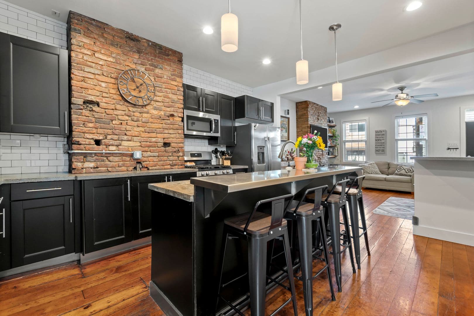 Pittsburgh House: 1808 Harcum Way