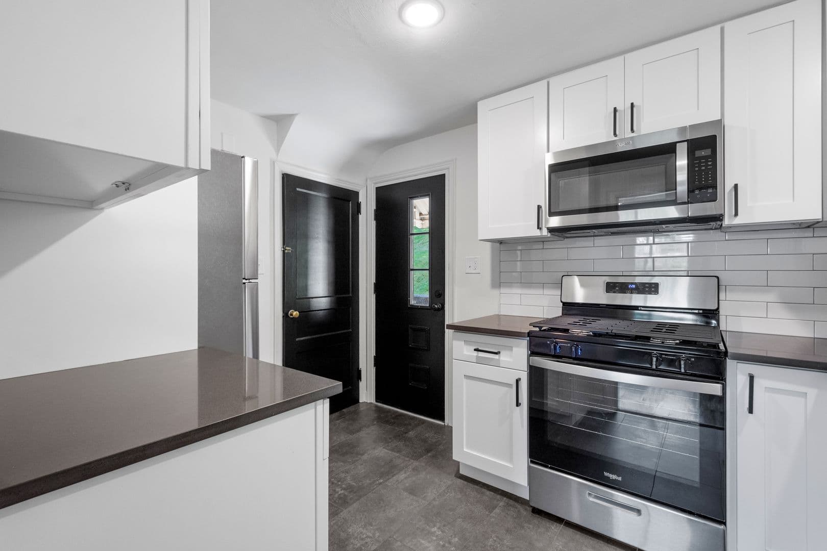 Verona House: 5744 Poketa Road