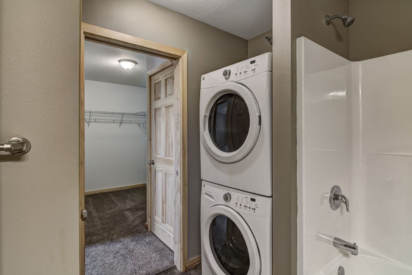 Chippewa Falls Apartment: 1219 Coventry Ln. #1-4/1234 Parkland Dr. #1-4