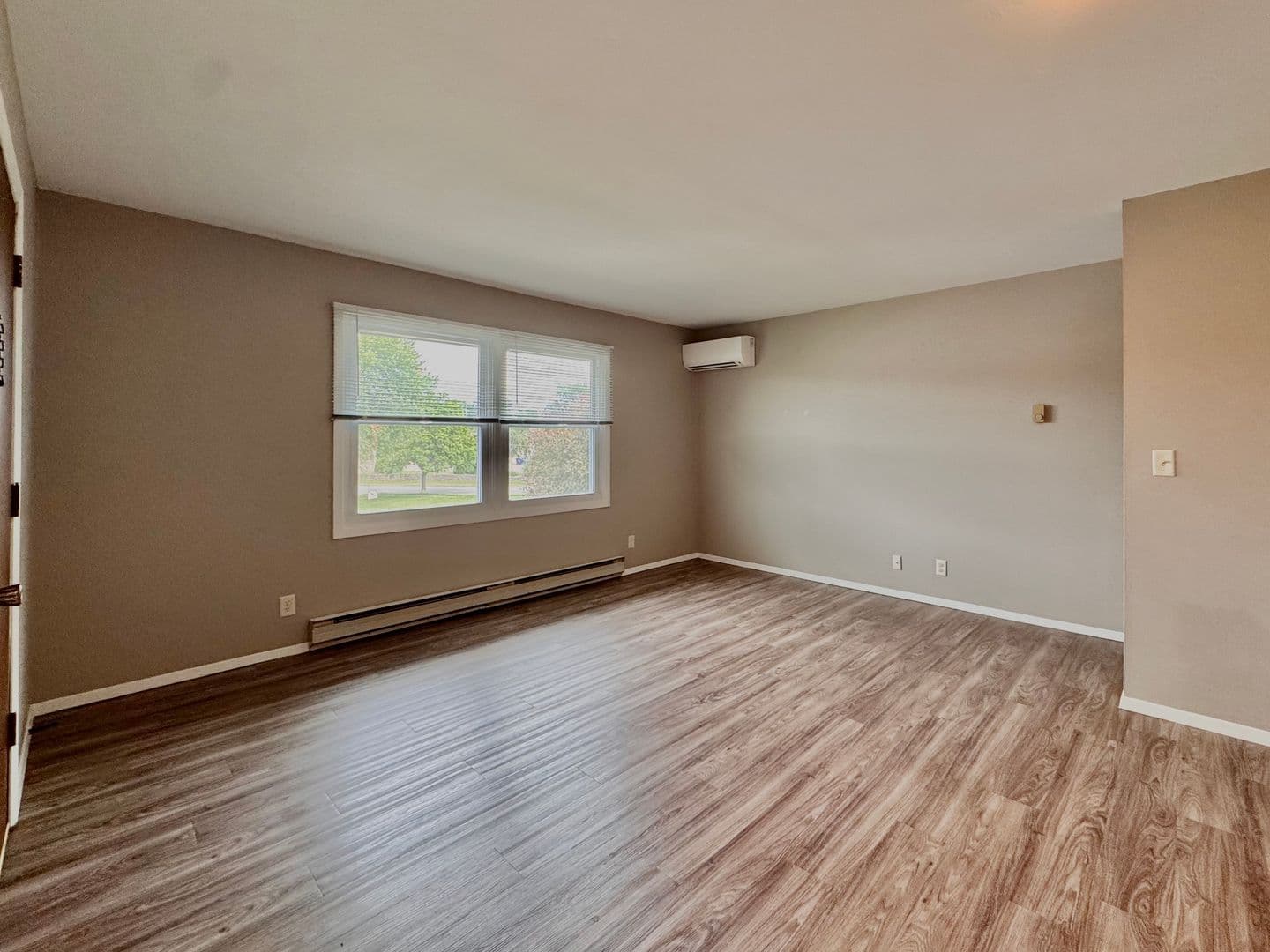 River Falls Apartment: 1041 State Street