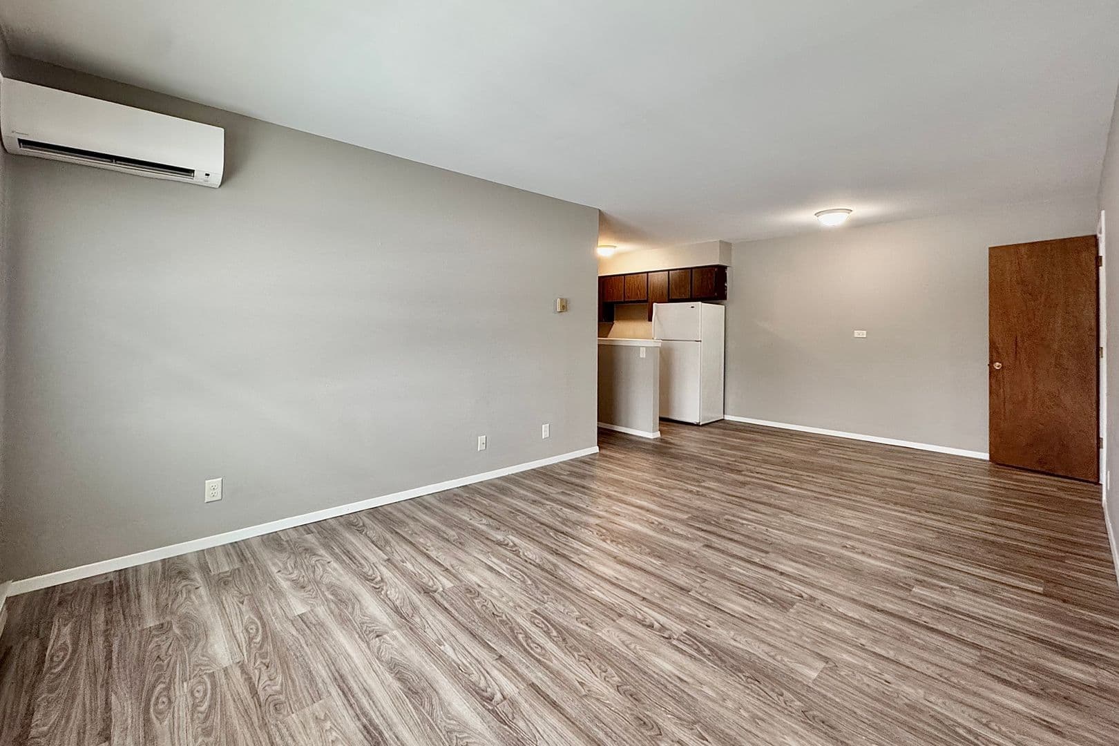 River Falls Apartment: 1041 State Street